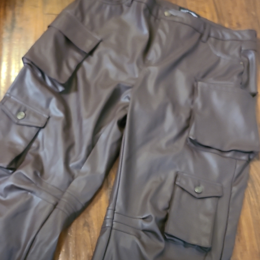 Unisex Brown Cargo Pants - Picture 8 of 13